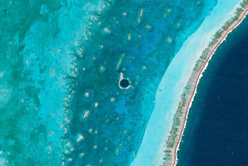 Gran Agujero Azul: cómo bucear o sobrevolar el Blue Hole de Belice