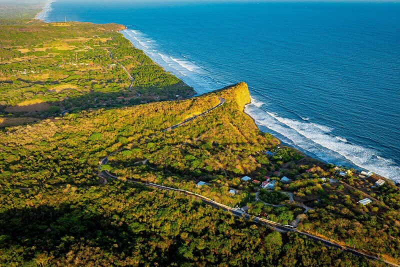 Surf City 2: El Cuco, Las Flores y el oriente surfero de El Salvador